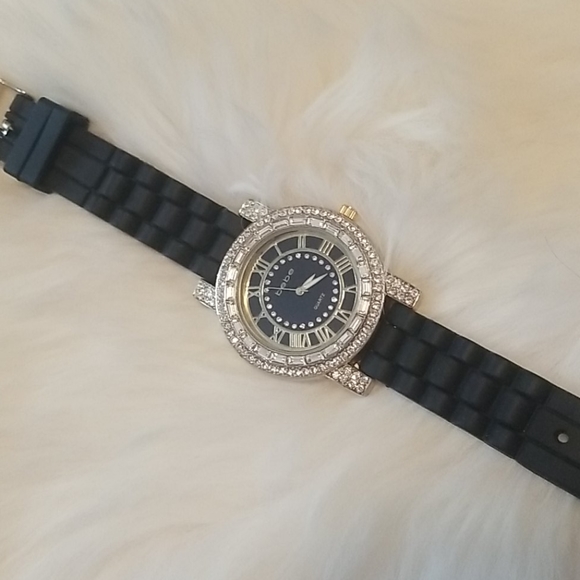 watch - Picture 2 of 4